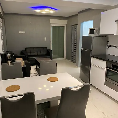 New - Free Parking - Wifi - Kitchen